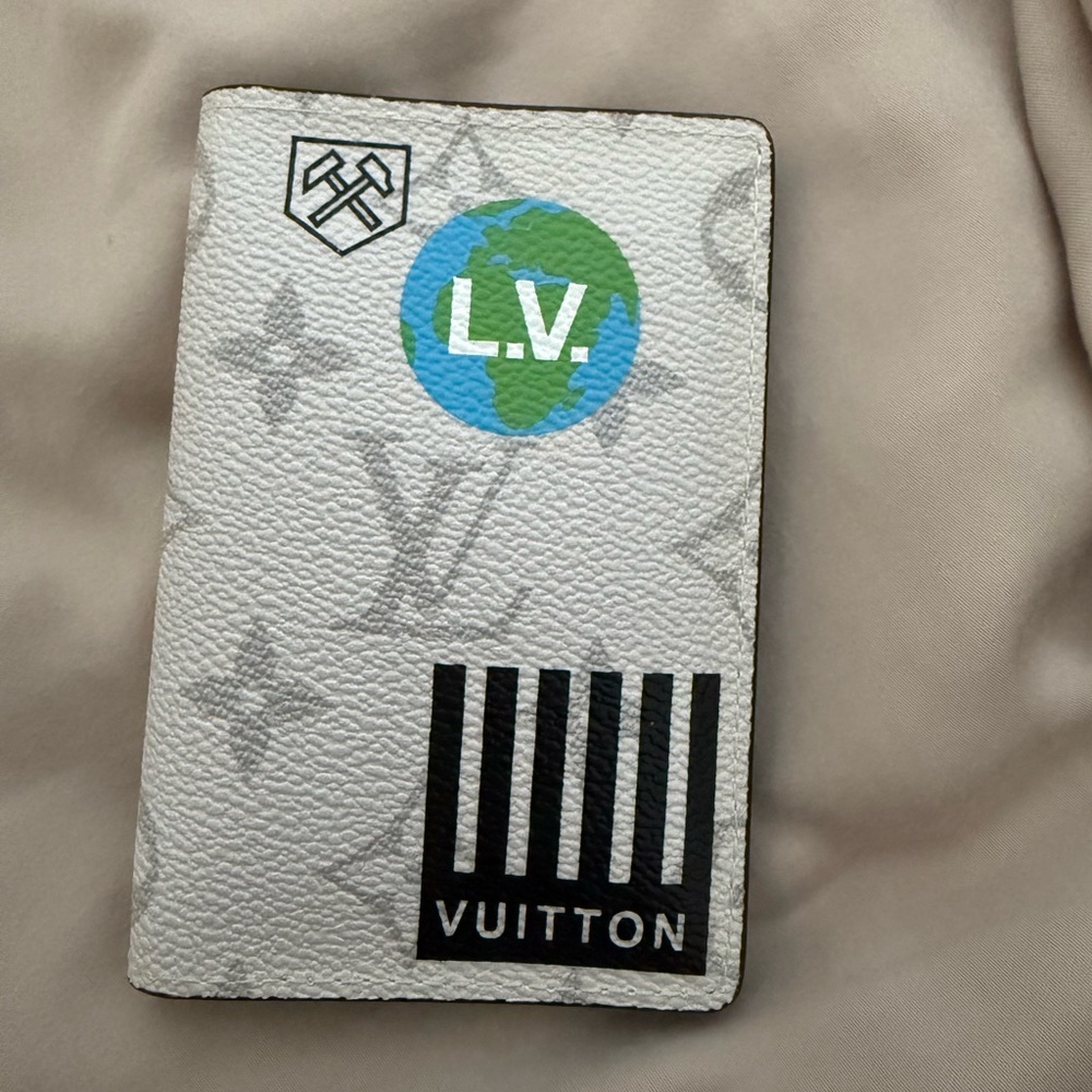 Louis Vuitton pocket organizer limited edition